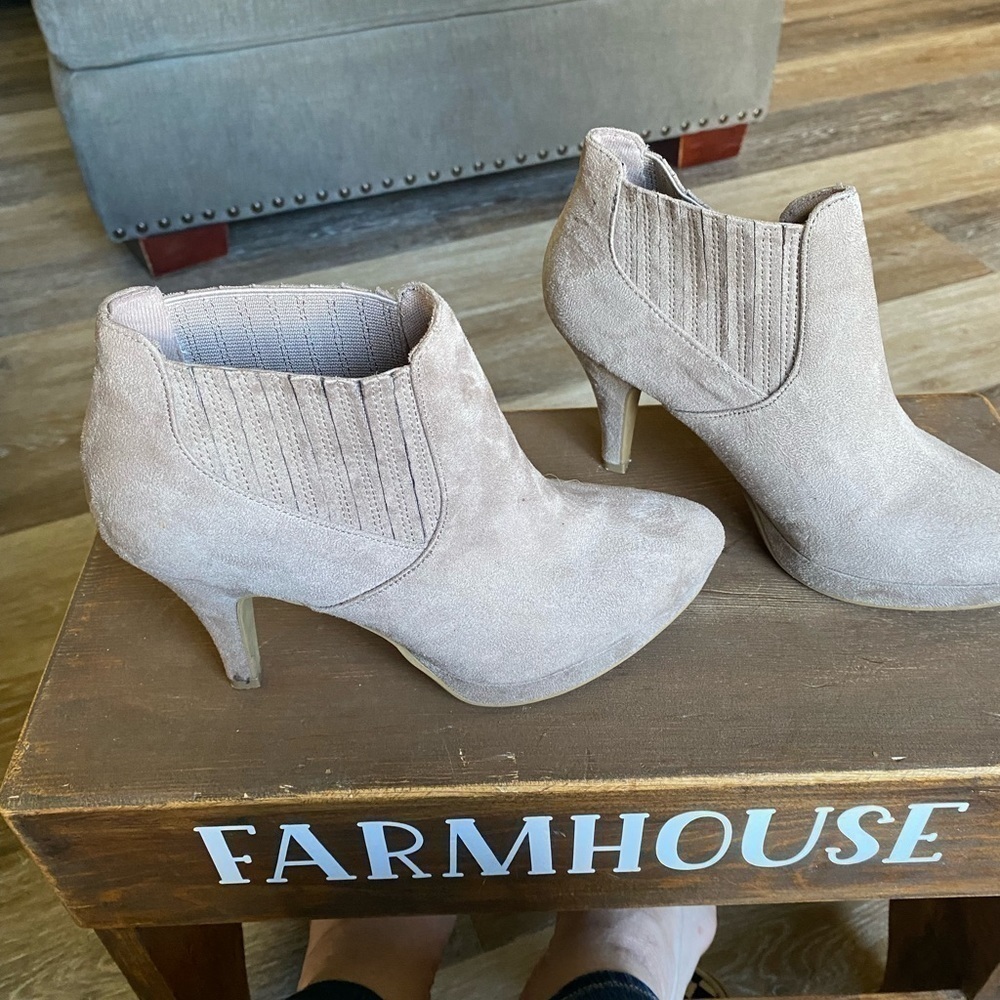 Tan slip on heeled ankle booties 6